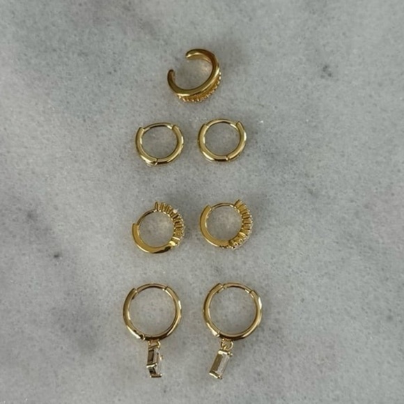 COPY - Gold Princess Crystal Huggie Hoop Earrings Set
Brand New - Picture 5 of 6